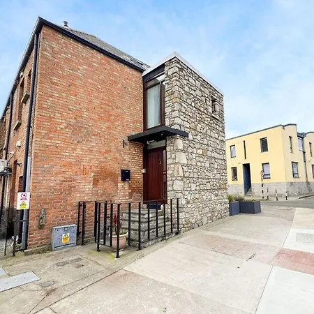 Unique Duplex In The Heart Of With 2 Luxurious Bedrooms